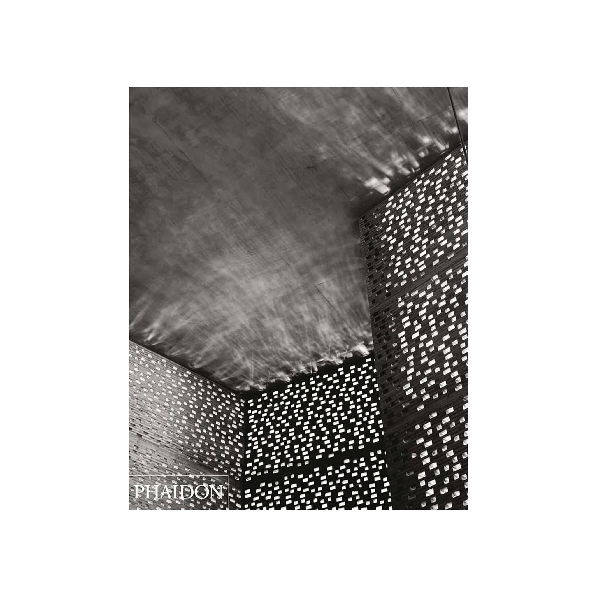 COMPOSING SPACE / THE PHOTOGRAPHS OF HÉLÈNE BINET